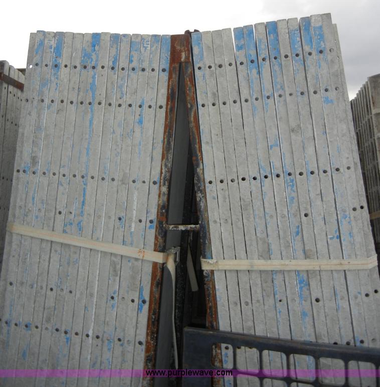 image for item U9908 Assorted 8'L aluminum concrete forms