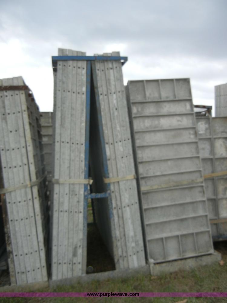 image for item U9909 Assorted 9'L aluminum concrete forms