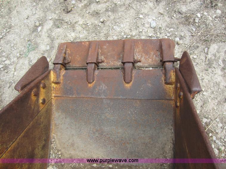 image for item U9999 30" Caterpillar 305 excavator bucket