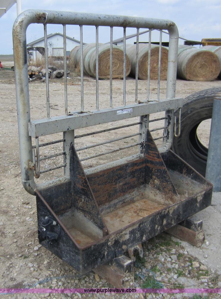 image for item V9000 Headache rack off of Mack semi truck