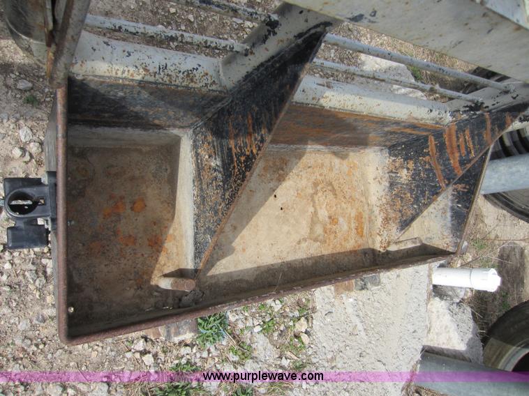 image for item V9000 Headache rack off of Mack semi truck