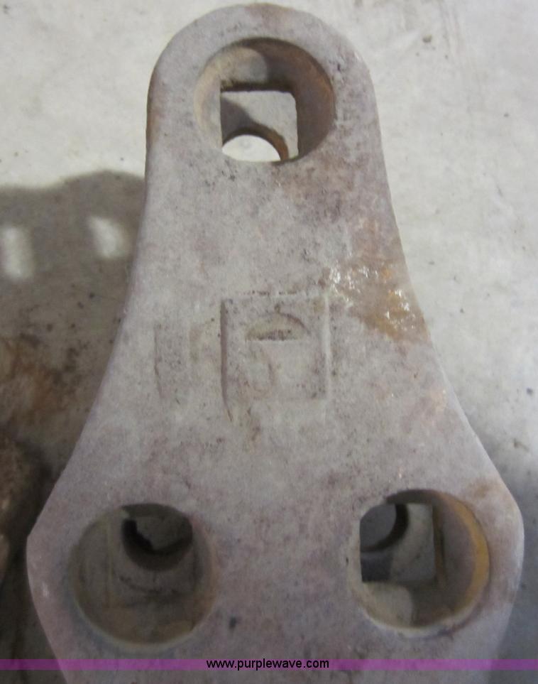 image for item V9005 (6) Caterpillar 966 track loader shanks and teeth