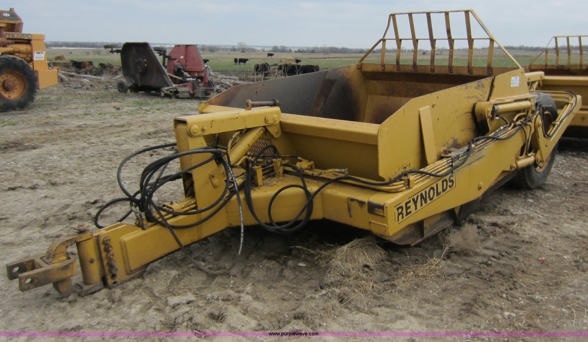 Reynolds 10C dirt pan in Independence, KS Item C5359 sold Purple Wave