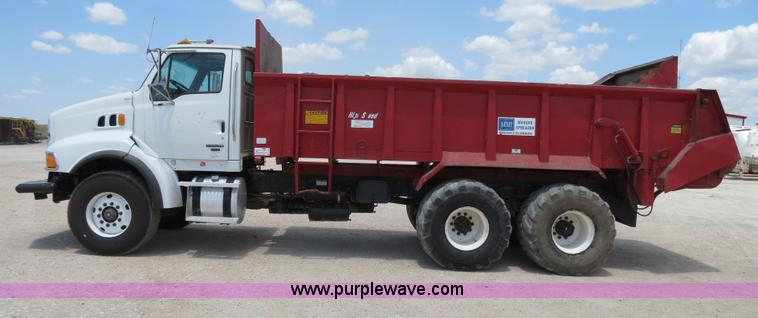 image for item B2423 2007 Sterling L9500 manure spreader truck