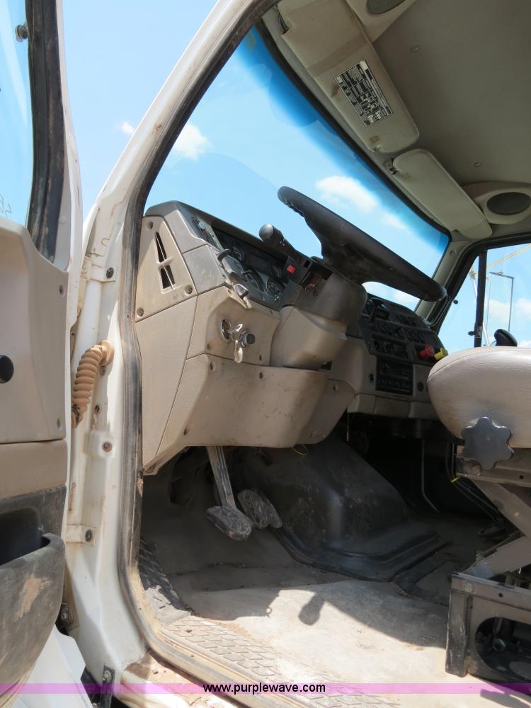 image for item B2423 2007 Sterling L9500 manure spreader truck