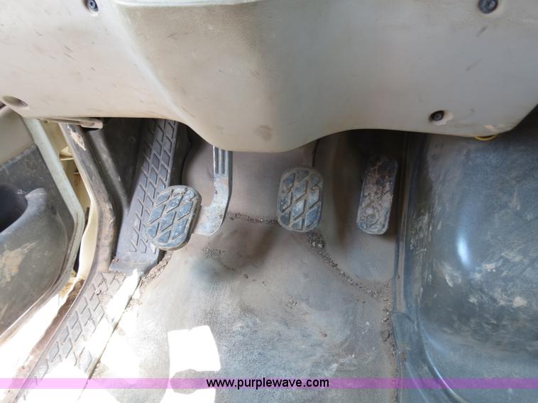 image for item B2423 2007 Sterling L9500 manure spreader truck