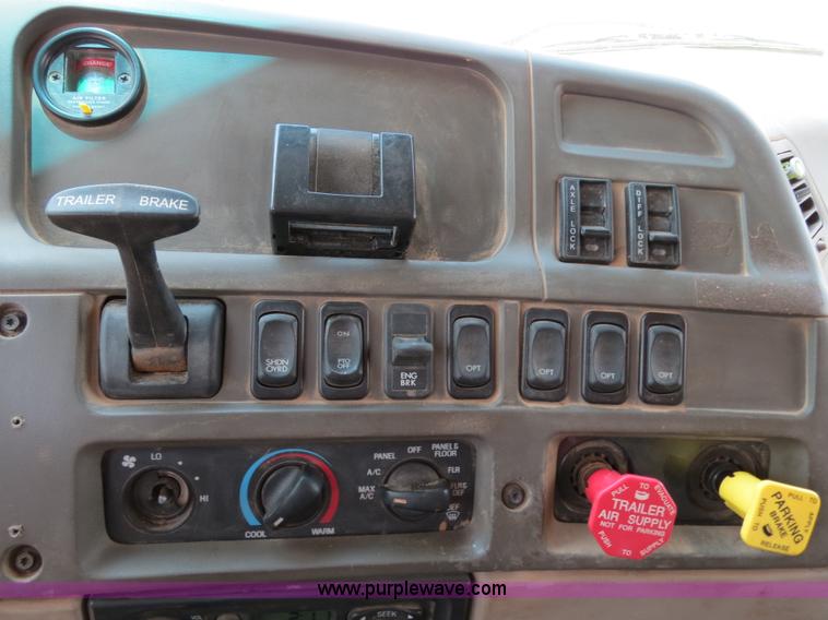 image for item B2423 2007 Sterling L9500 manure spreader truck