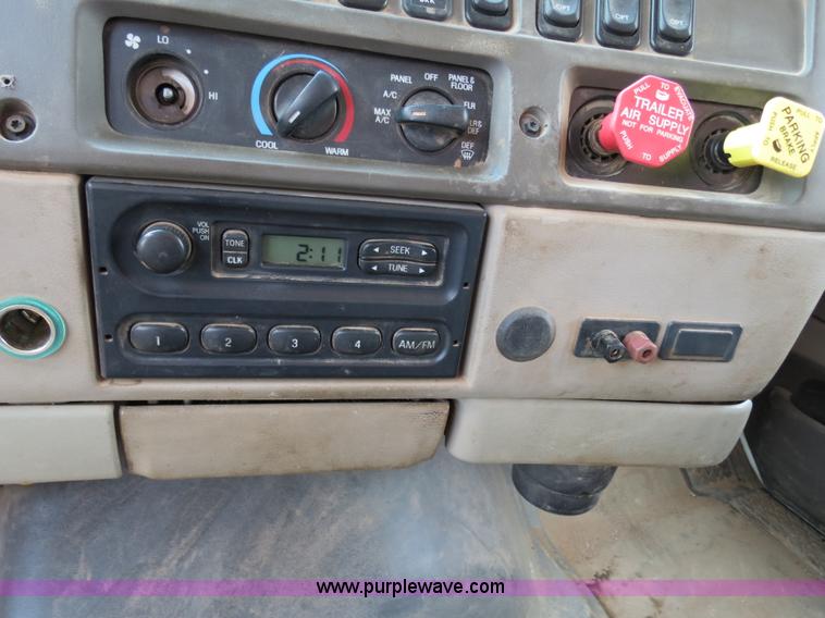 image for item B2423 2007 Sterling L9500 manure spreader truck