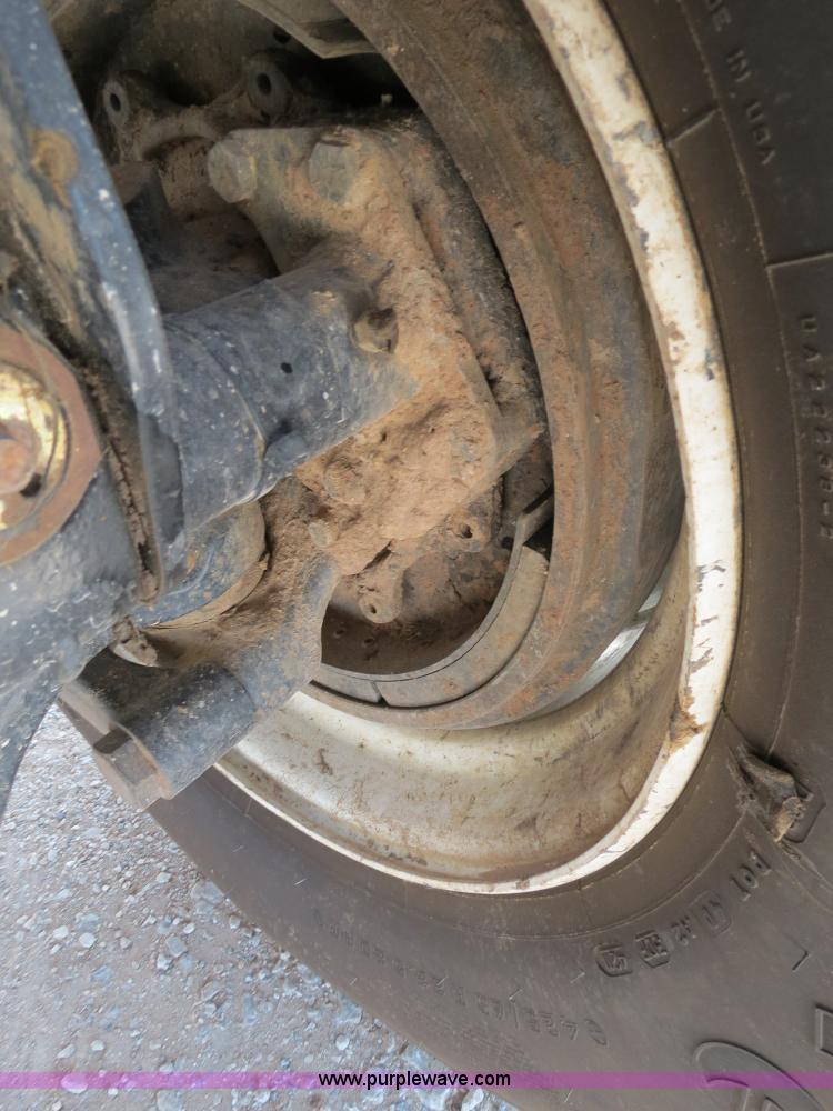 image for item B2423 2007 Sterling L9500 manure spreader truck