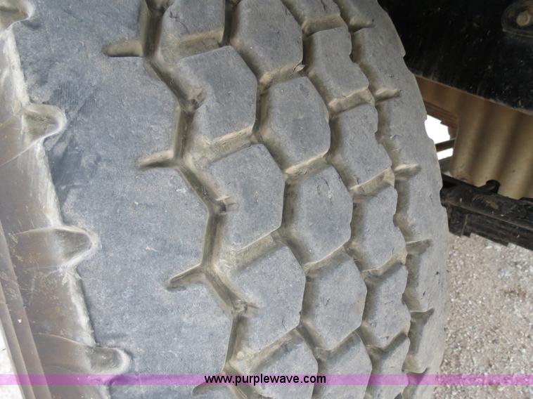 image for item B2423 2007 Sterling L9500 manure spreader truck