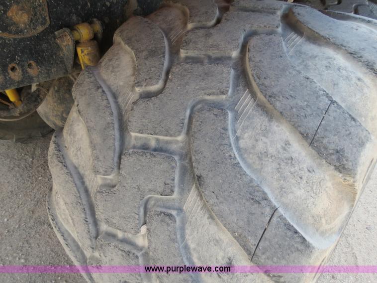 image for item B2423 2007 Sterling L9500 manure spreader truck