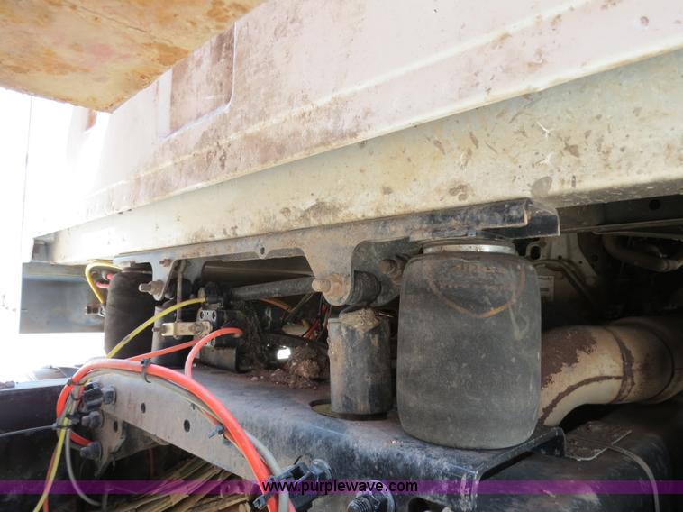 image for item B2423 2007 Sterling L9500 manure spreader truck