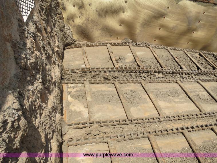 image for item B2423 2007 Sterling L9500 manure spreader truck