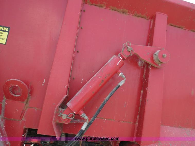 image for item B2423 2007 Sterling L9500 manure spreader truck