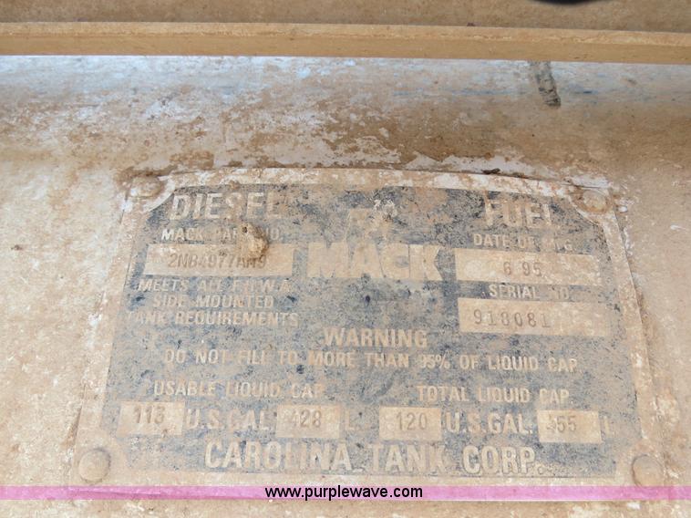 image for item B2432 1996 Mack CH613 semi truck