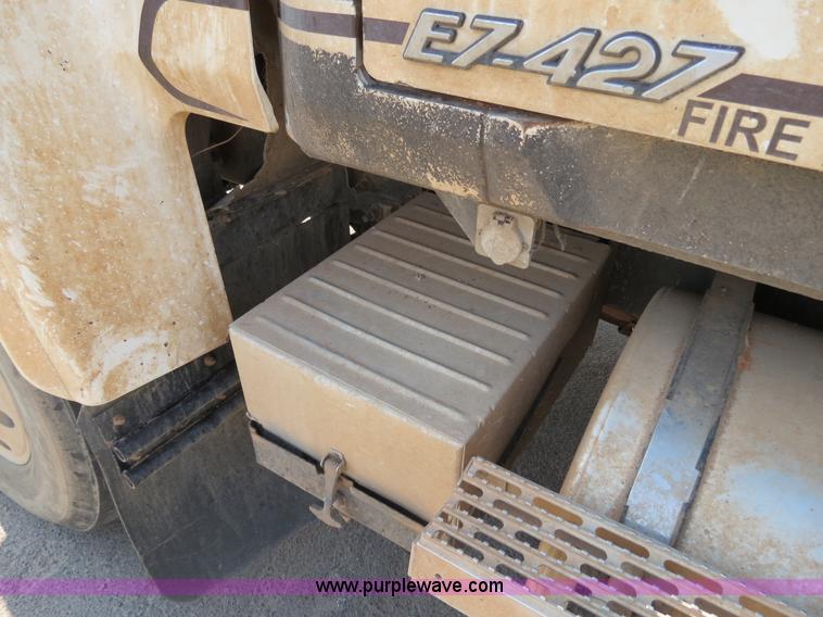 image for item B2432 1996 Mack CH613 semi truck