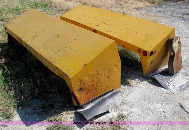image for item B2733 Knight Slinger 725 manure spreader