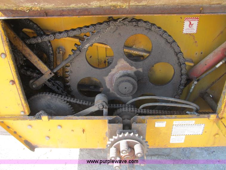 image for item B2733 Knight Slinger 725 manure spreader