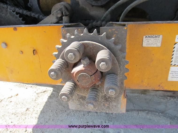 image for item B2733 Knight Slinger 725 manure spreader