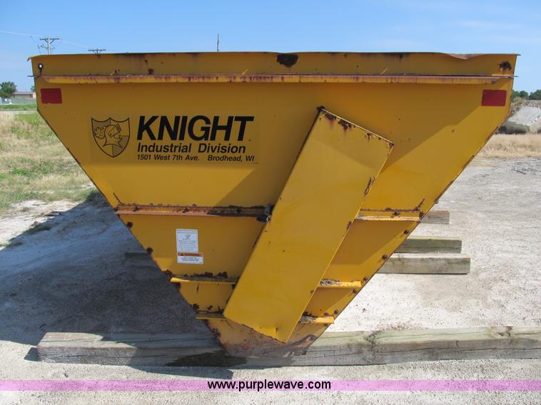 image for item B2733 Knight Slinger 725 manure spreader