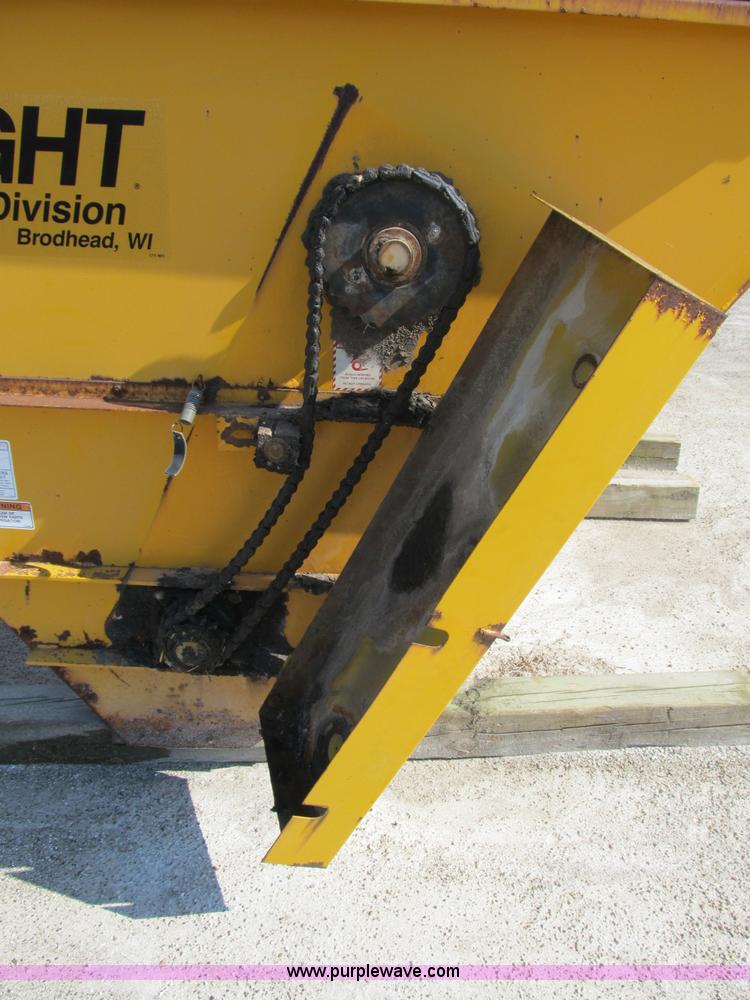 image for item B2733 Knight Slinger 725 manure spreader