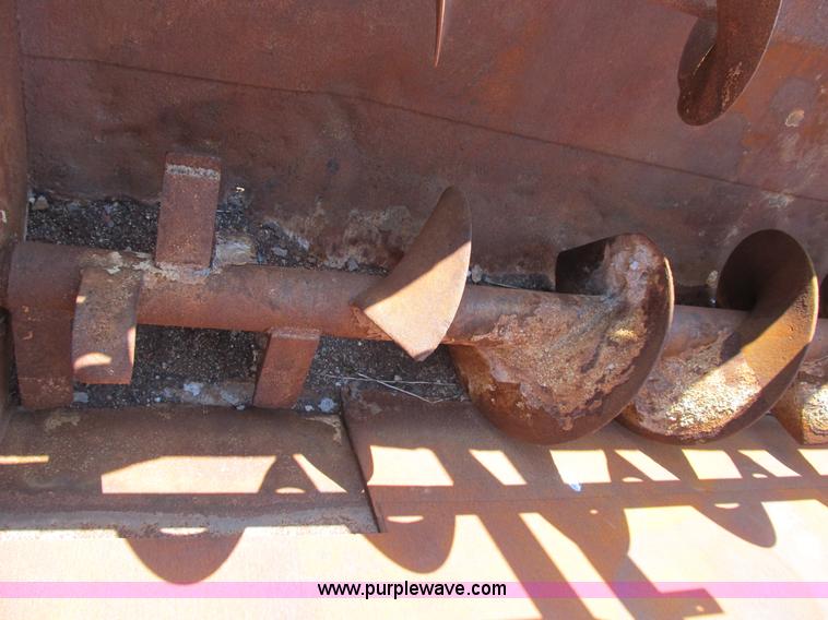 image for item B2733 Knight Slinger 725 manure spreader