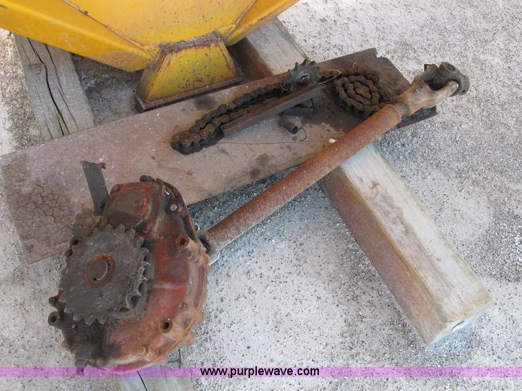 image for item B2733 Knight Slinger 725 manure spreader