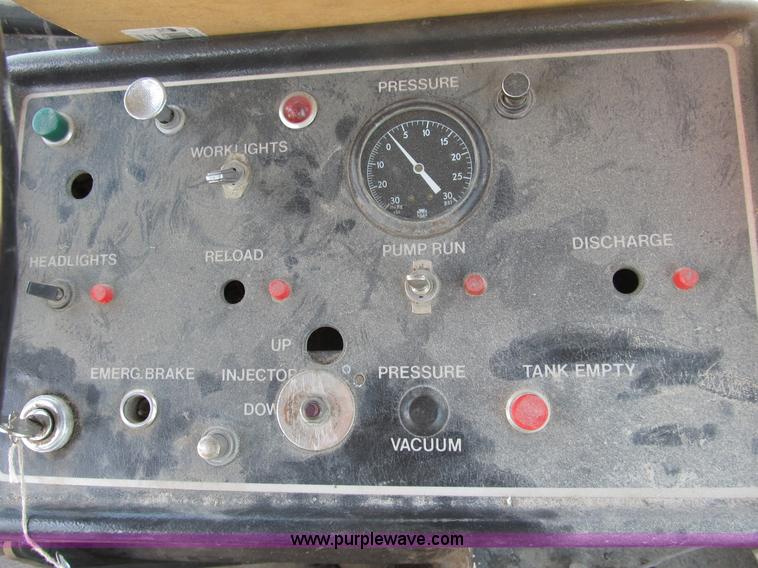 image for item B2737 1985 Ag-Chem Big A 4500 floater