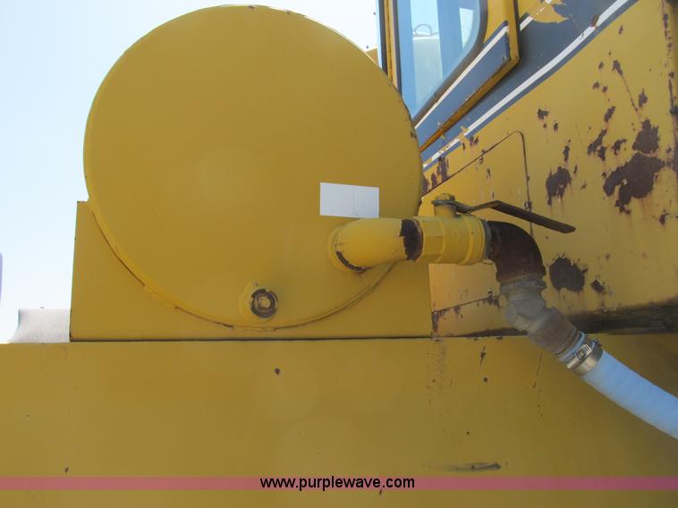 image for item B2737 1985 Ag-Chem Big A 4500 floater