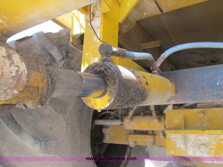 image for item B2737 1985 Ag-Chem Big A 4500 floater