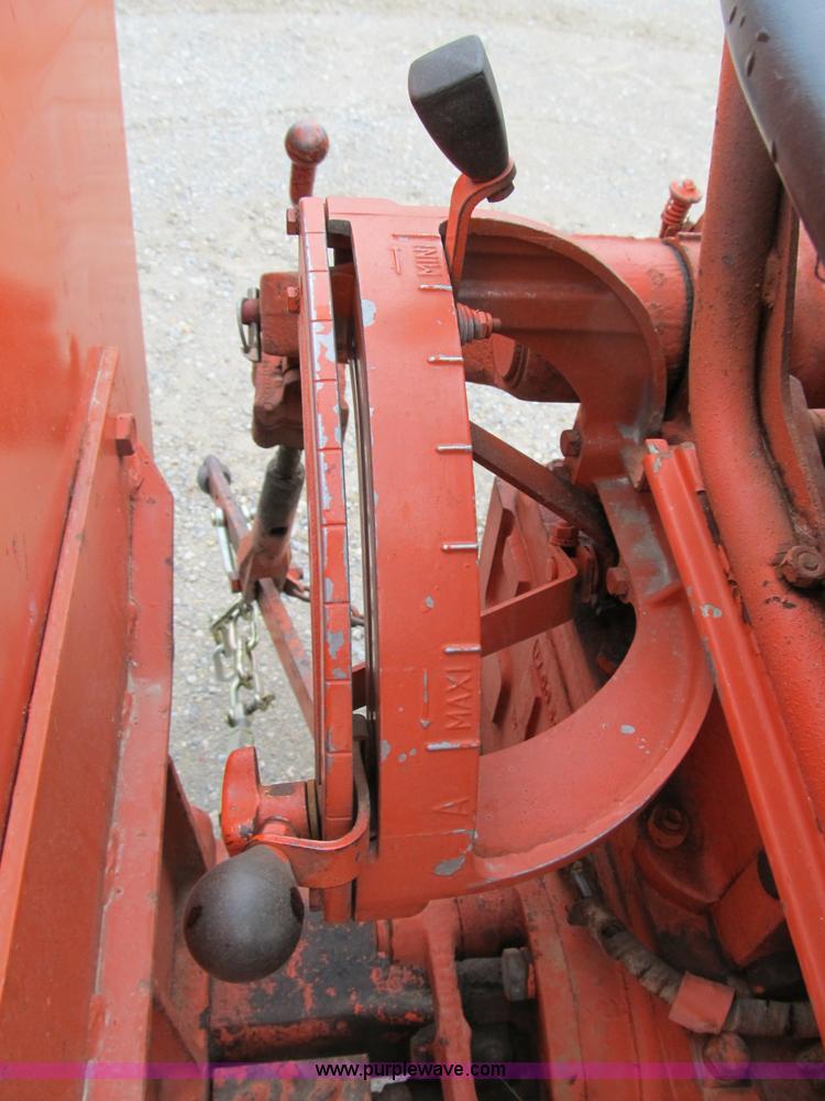 image for item B2754 Allis-Chalmers 160 tractor
