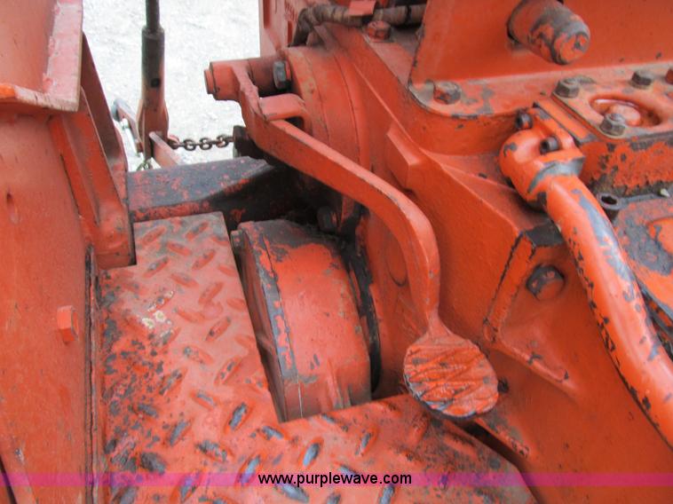 image for item B2754 Allis-Chalmers 160 tractor