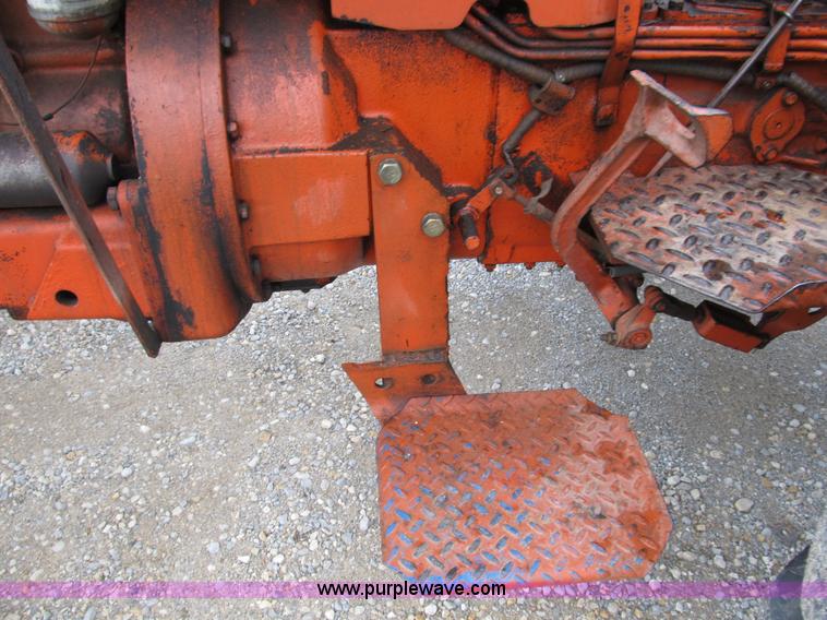 image for item B2754 Allis-Chalmers 160 tractor