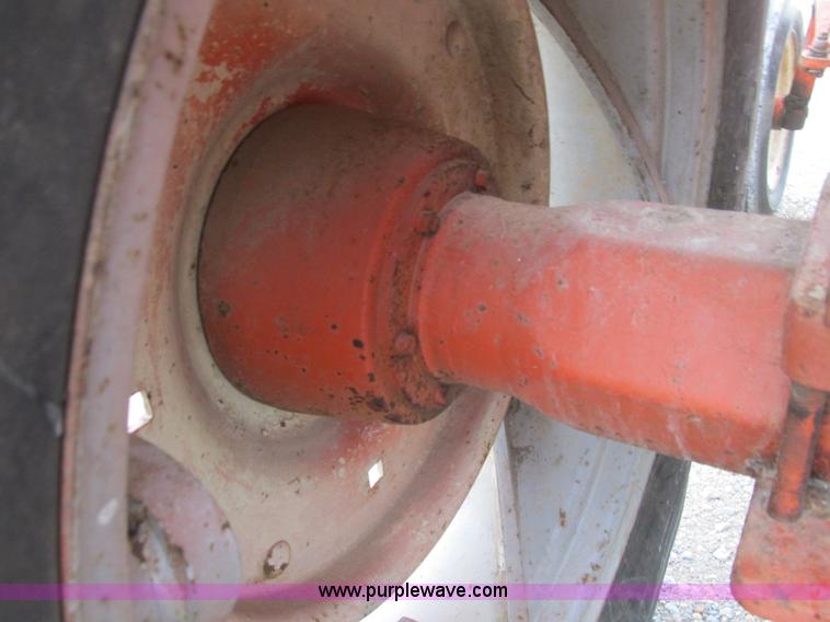 image for item B2754 Allis-Chalmers 160 tractor