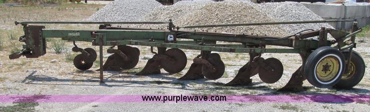 image for item B2770 John Deere A1450 5x18 bottom plow