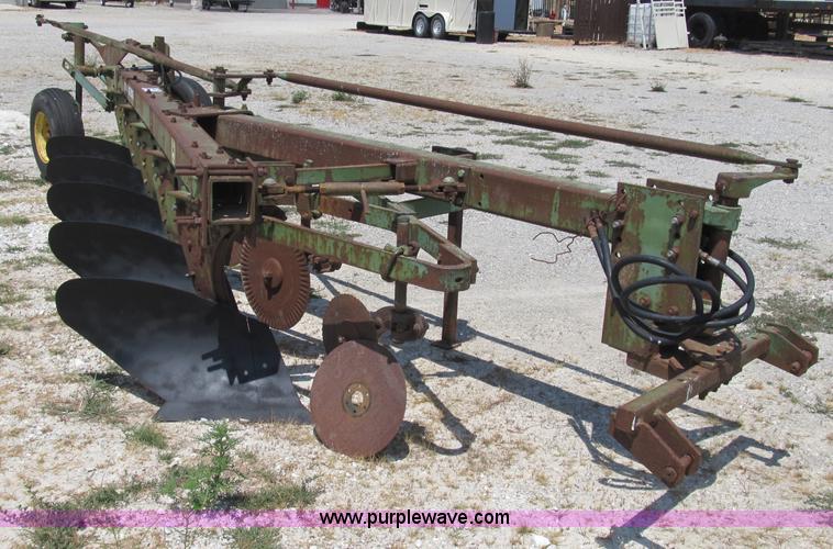 image for item B2770 John Deere A1450 5x18 bottom plow