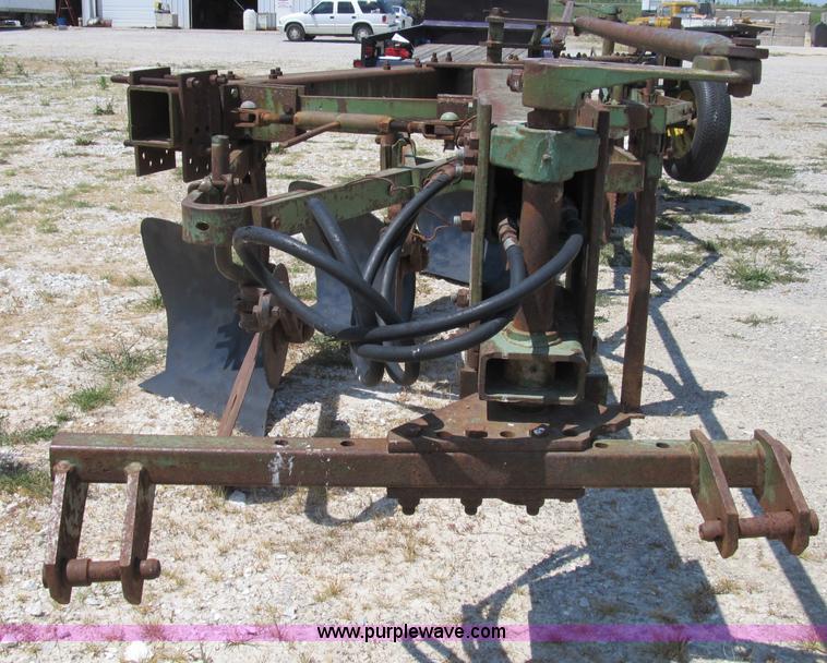 image for item B2770 John Deere A1450 5x18 bottom plow