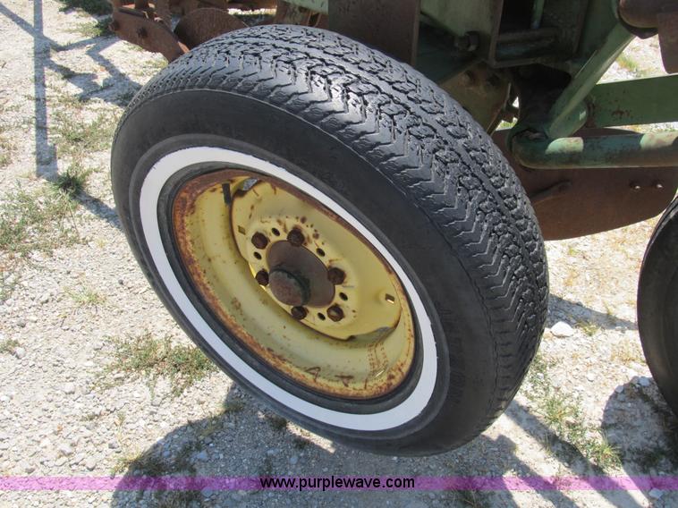 image for item B2770 John Deere A1450 5x18 bottom plow