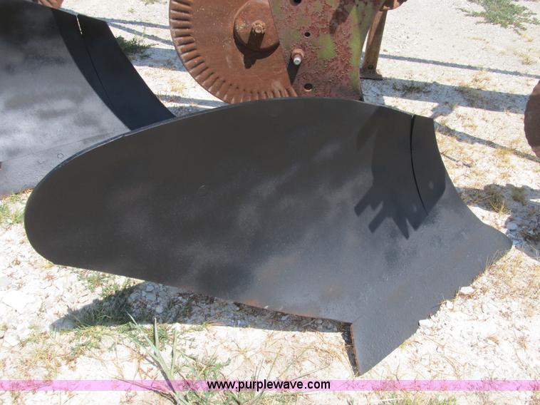 image for item B2770 John Deere A1450 5x18 bottom plow