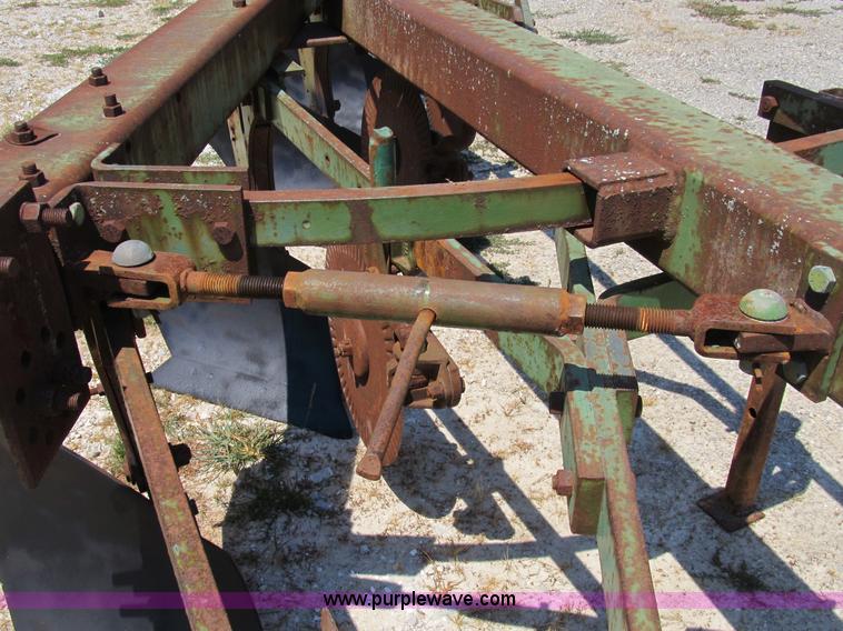 image for item B2770 John Deere A1450 5x18 bottom plow