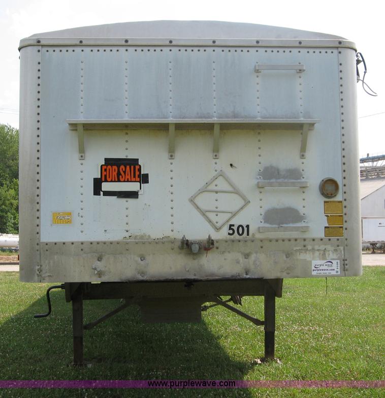 image for item B6390 1988 Wilson aluminum grain trailer