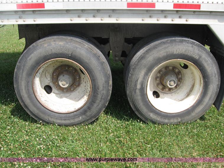 image for item B6390 1988 Wilson aluminum grain trailer