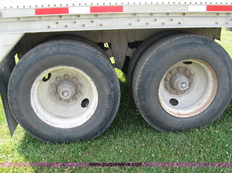 image for item B6390 1988 Wilson aluminum grain trailer
