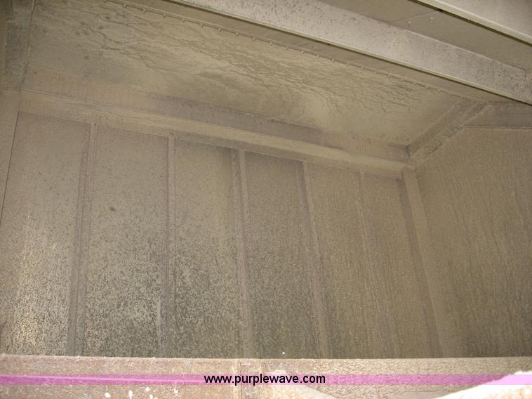 image for item B6390 1988 Wilson aluminum grain trailer