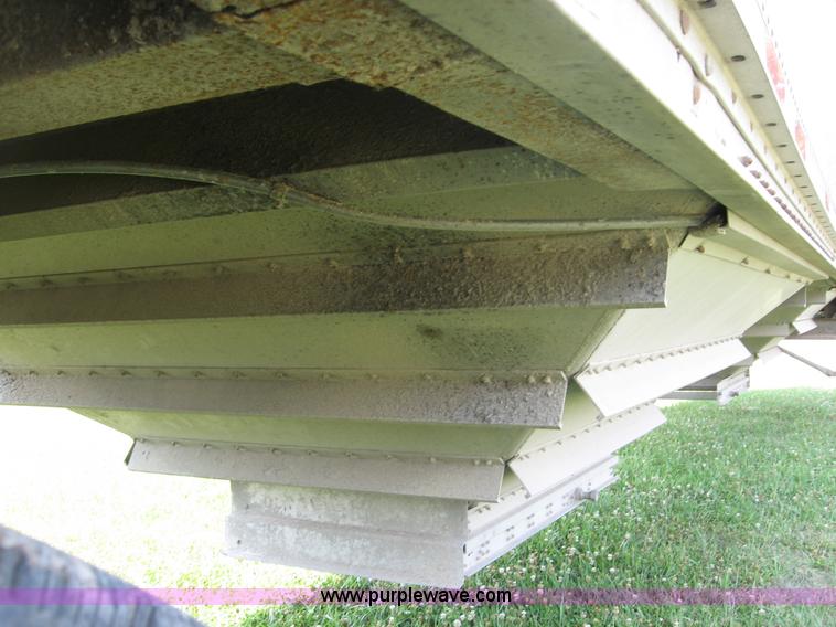 image for item B6390 1988 Wilson aluminum grain trailer