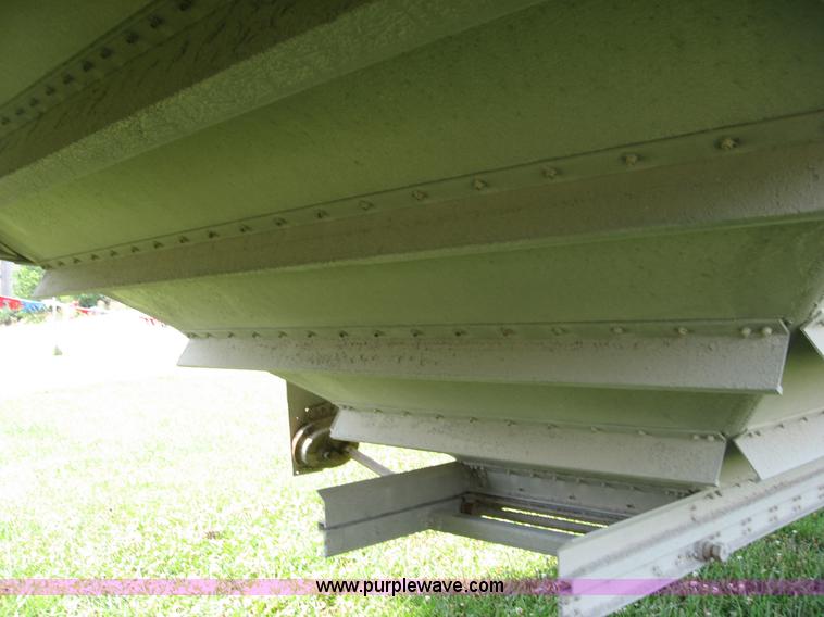 image for item B6390 1988 Wilson aluminum grain trailer