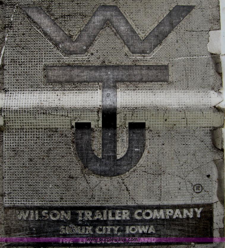 image for item B6390 1988 Wilson aluminum grain trailer
