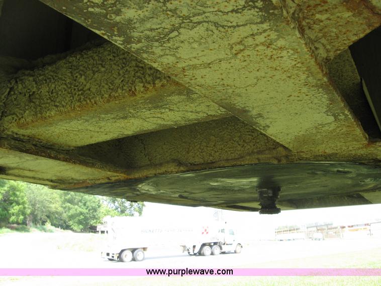 image for item B6390 1988 Wilson aluminum grain trailer