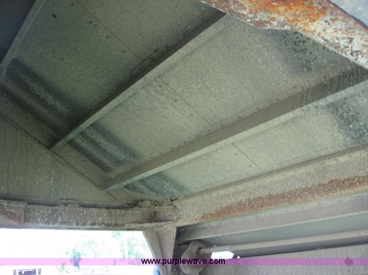 image for item B6390 1988 Wilson aluminum grain trailer