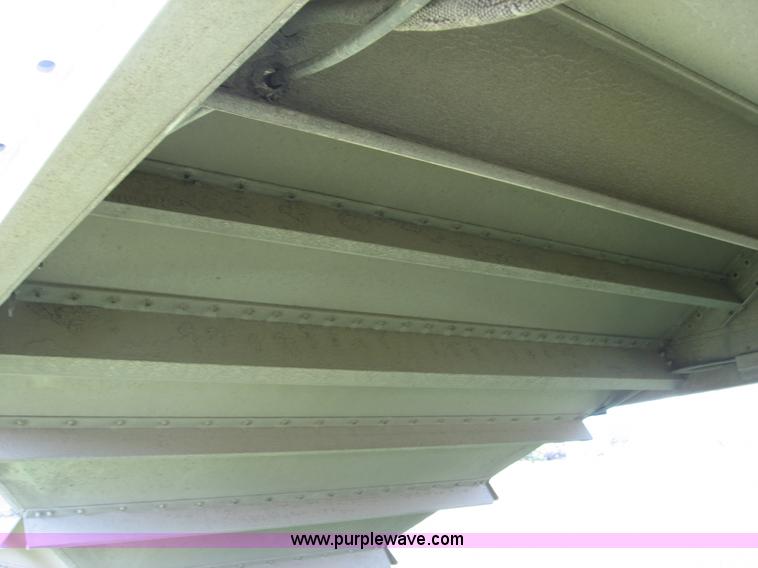 image for item B6390 1988 Wilson aluminum grain trailer